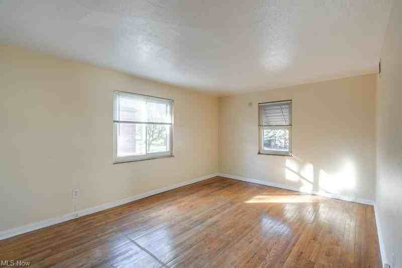 275 East 200th Street #2 - Photo 3 of 9