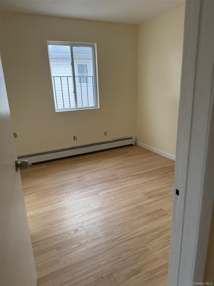 16327 Phroane Ave 2nd Fl #2ndFL - Photo 5 of 20