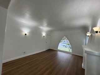 1249 West 23rd Street #2 - Photo 4 of 23