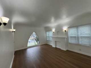 1249 West 23rd Street #2 - Photo 5 of 23