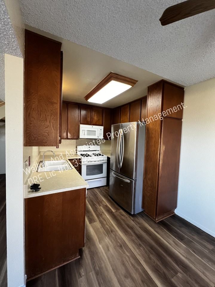 1161 Sumner Place #1 - Photo 3 of 11