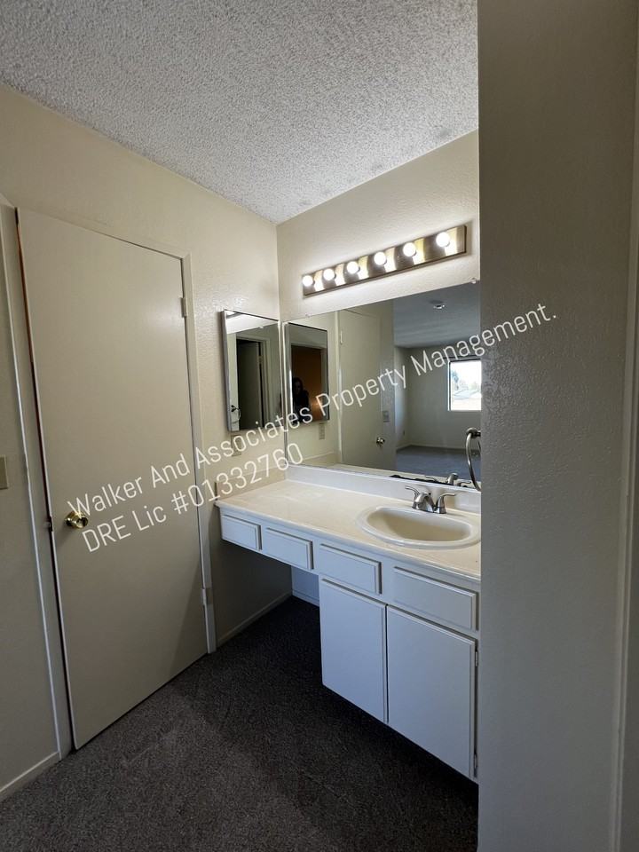 1161 Sumner Place #1 - Photo 7 of 11