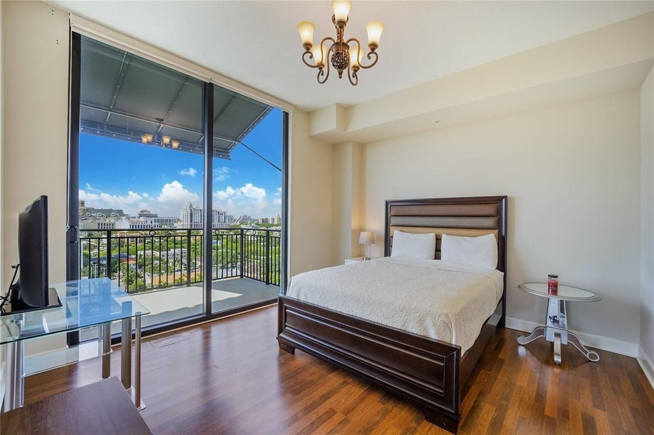 1300 1300 Ponce de LeonApt. 1207 #1207 - Photo 3 of 12