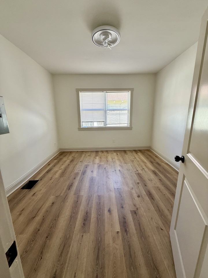 212 Bankhead Highway West #1 - Photo 4 of 11