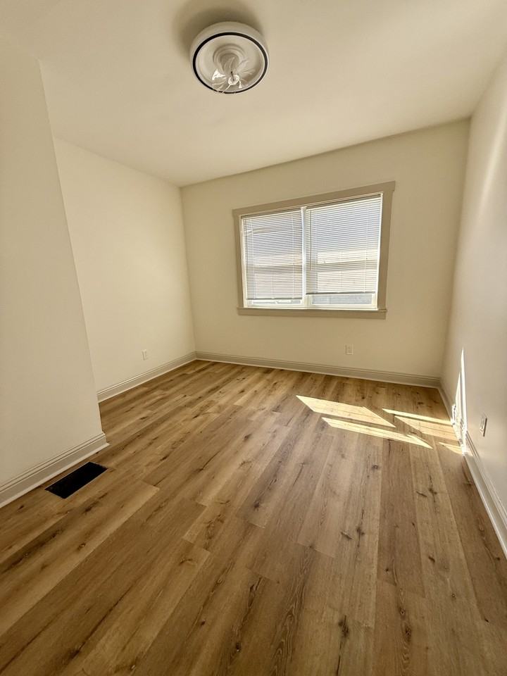 212 Bankhead Highway West #1 - Photo 5 of 11