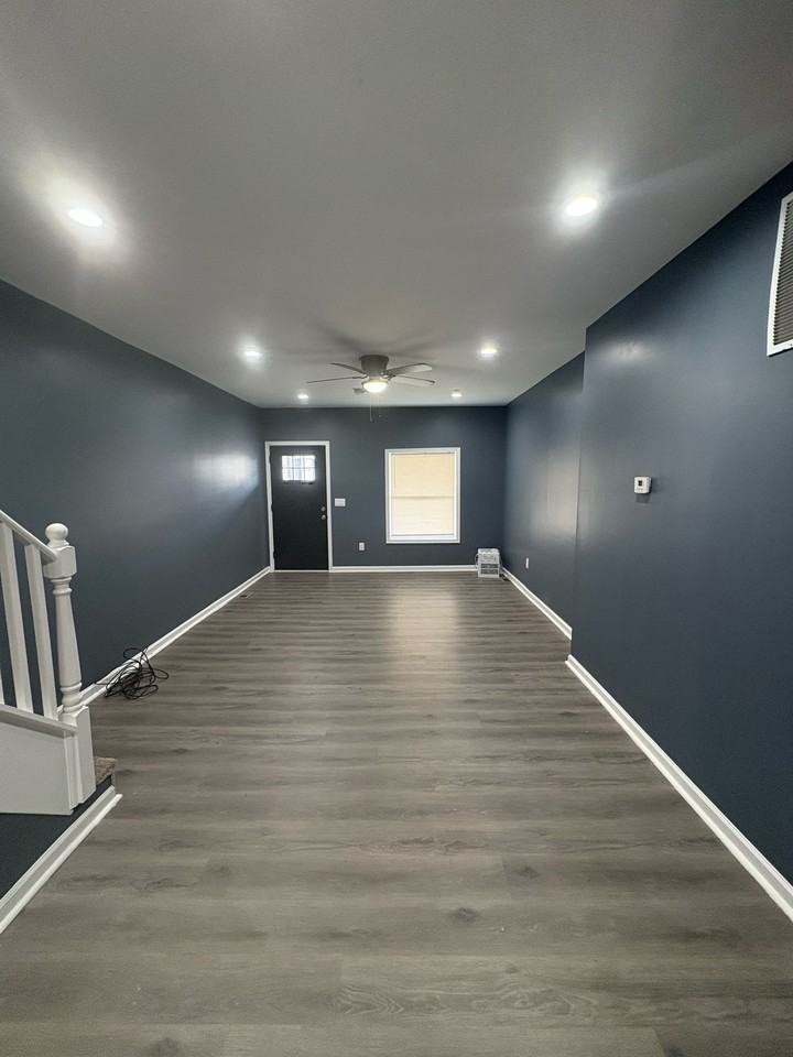 636 E 29th St #1 - Photo 3 of 19