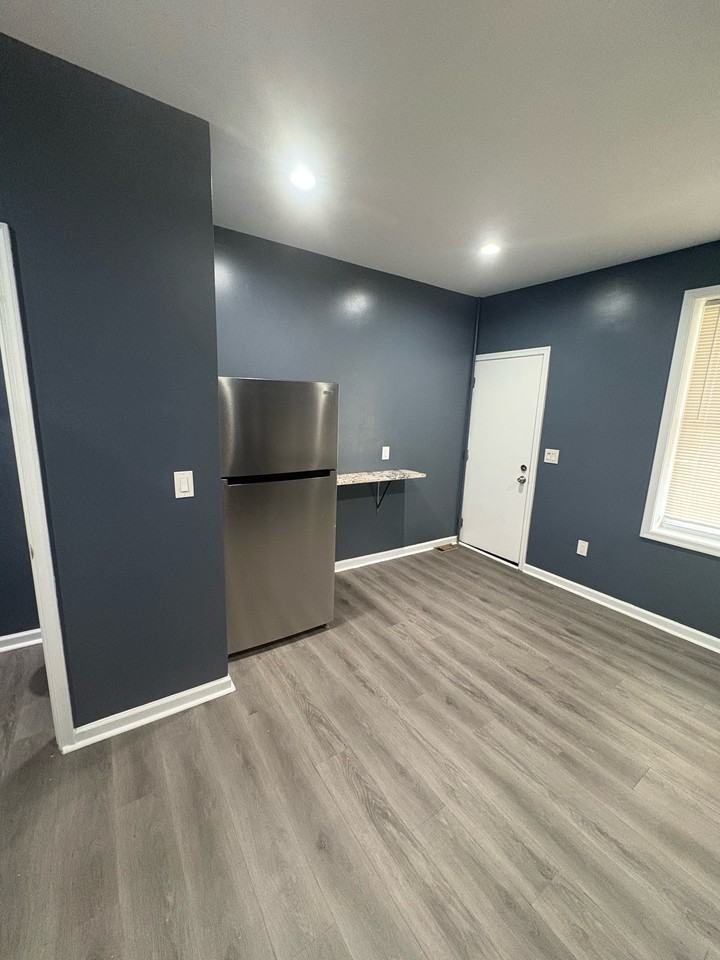 636 E 29th St #1 - Photo 6 of 19