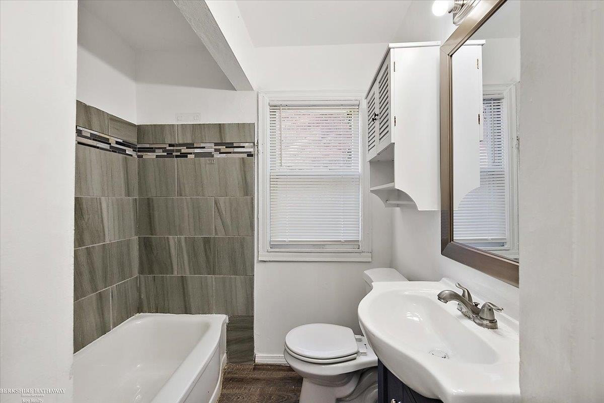 20300 Gilchrist St #1 - Photo 6 of 13