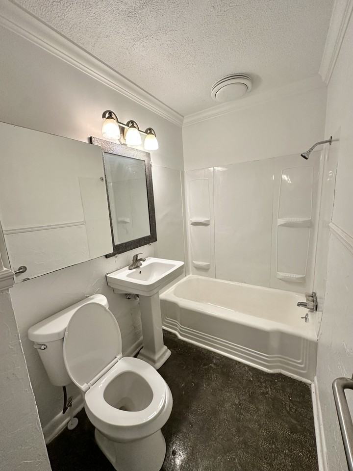 1341 Pineview Road #1 - Photo 6 of 8