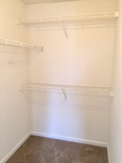 33 Hamiltons Harbor Dr #33-511 - Photo 3 of 7