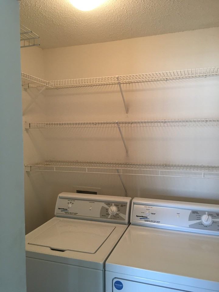 33 Hamiltons Harbor Dr #33-511 - Photo 5 of 7