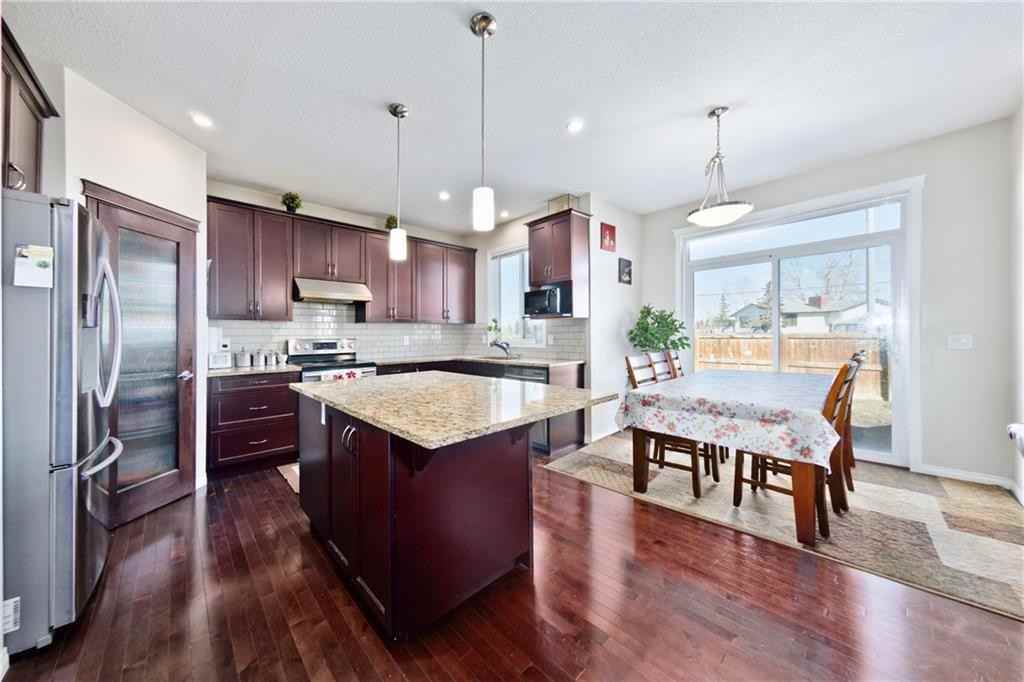 91 Martha's Meadow Close NE #1 - Photo 4 of 10