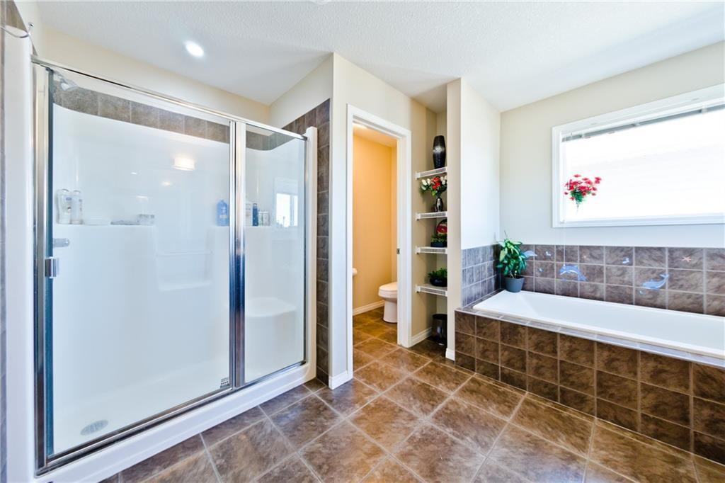 91 Martha's Meadow Close NE #1 - Photo 6 of 10