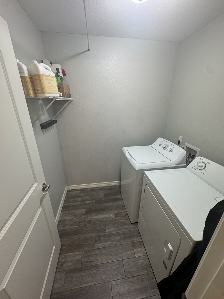 235 Turnberry Ct #1 - Photo 4 of 10