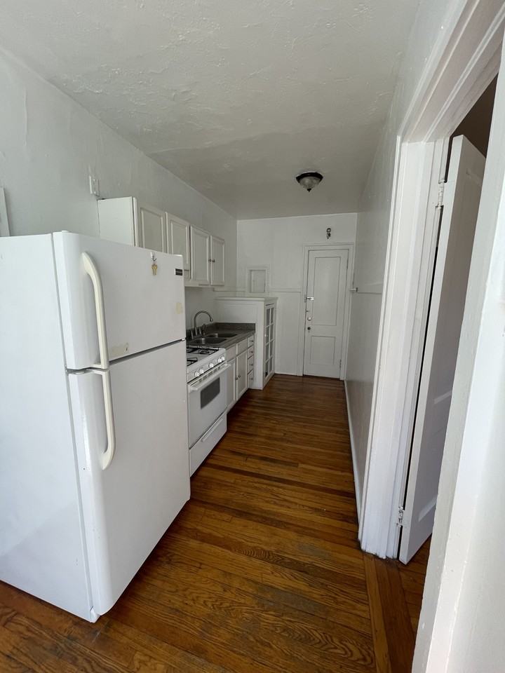 7825 Saint Charles Ave #H - Photo 4 of 9