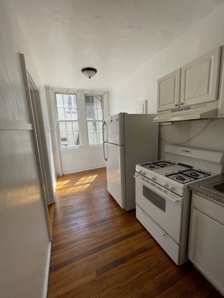 7825 Saint Charles Ave #H - Photo 5 of 9