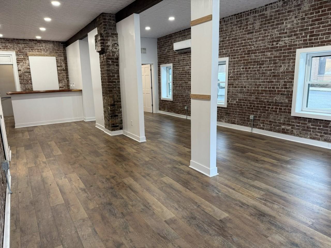 111 North Lincoln Boulevard #1 - Photo 2 of 5