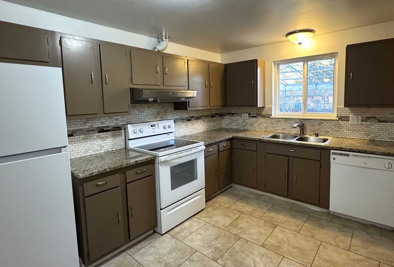 12327 E Virginia Pl #1 - Photo 5 of 36