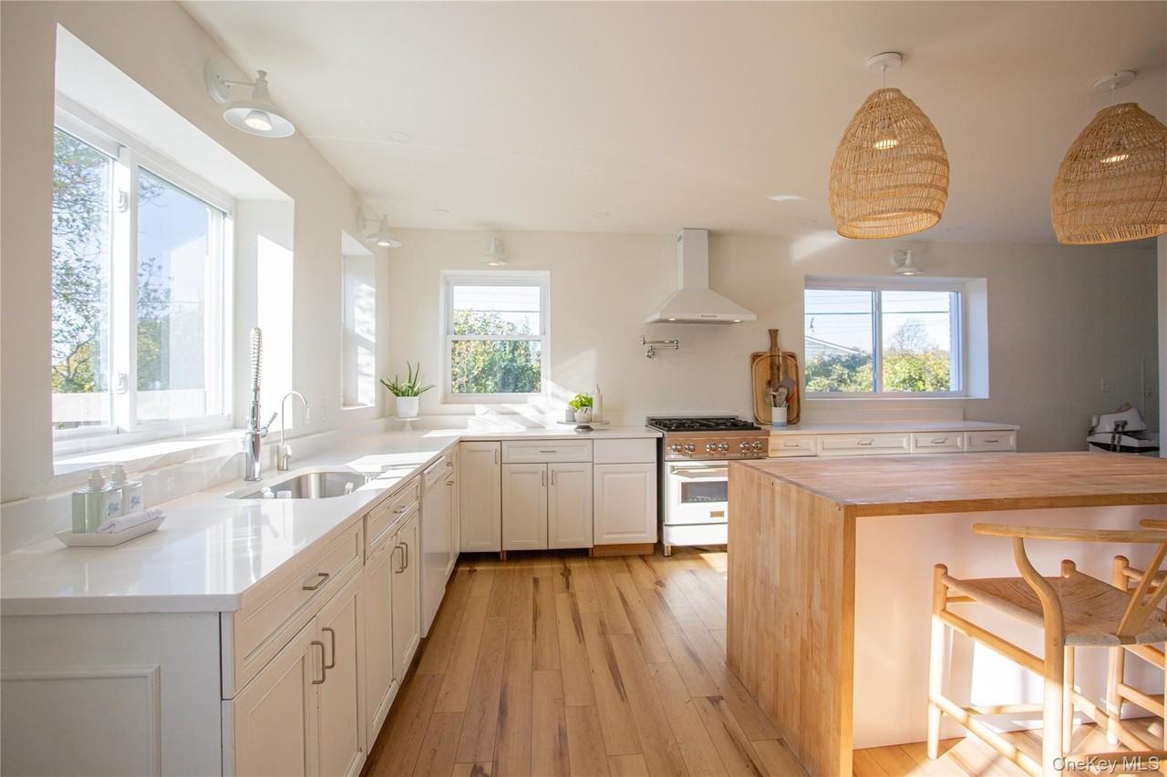 2175 Bay Boulevard - Photo 7 of 24