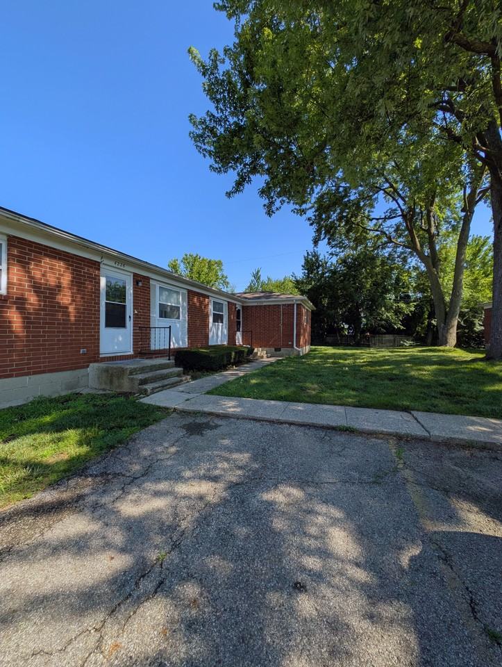 4175 Vineshire Dr #4175 - Photo 4 of 7