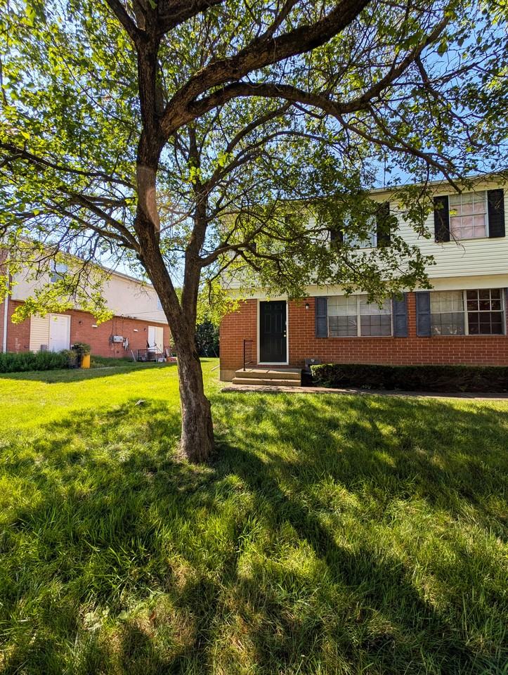 4175 Vineshire Dr #4175 - Photo 6 of 7