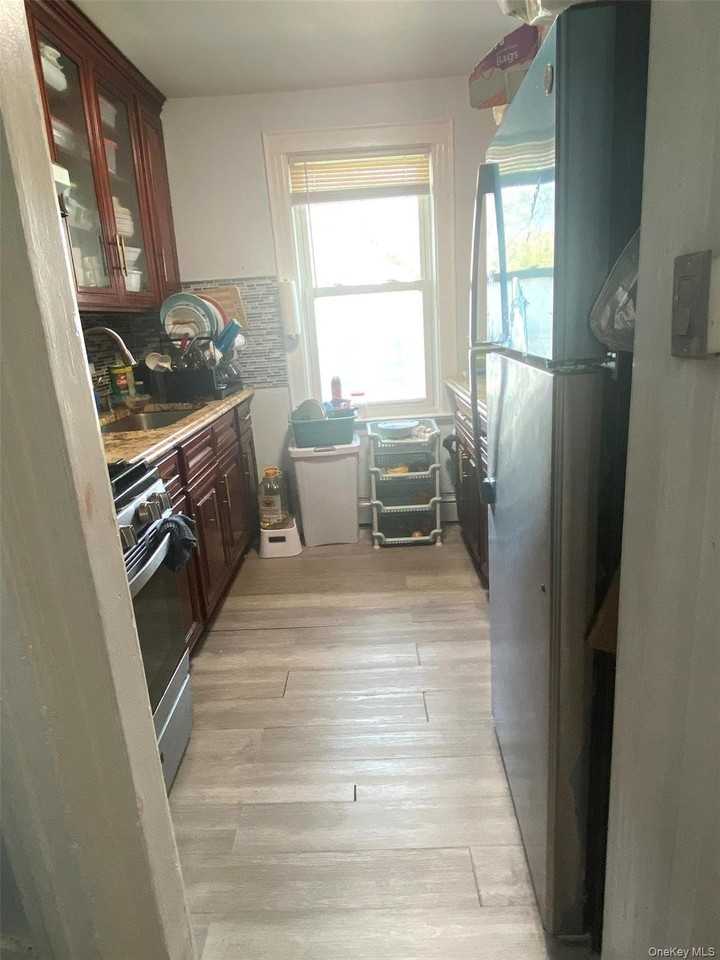 10702 Pinegrove St 2nd Fl #2ndFL - Photo 4 of 8