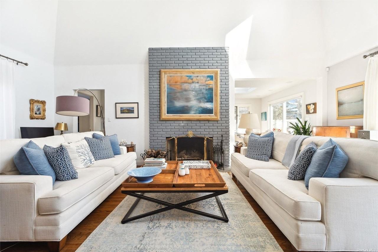 686 Hill St - Photo 2 of 22