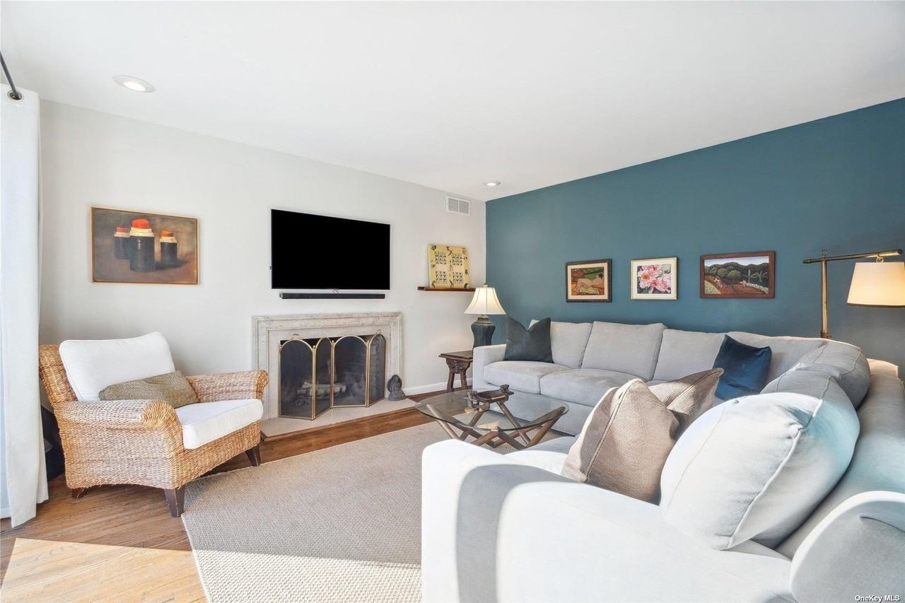 686 Hill St - Photo 7 of 22