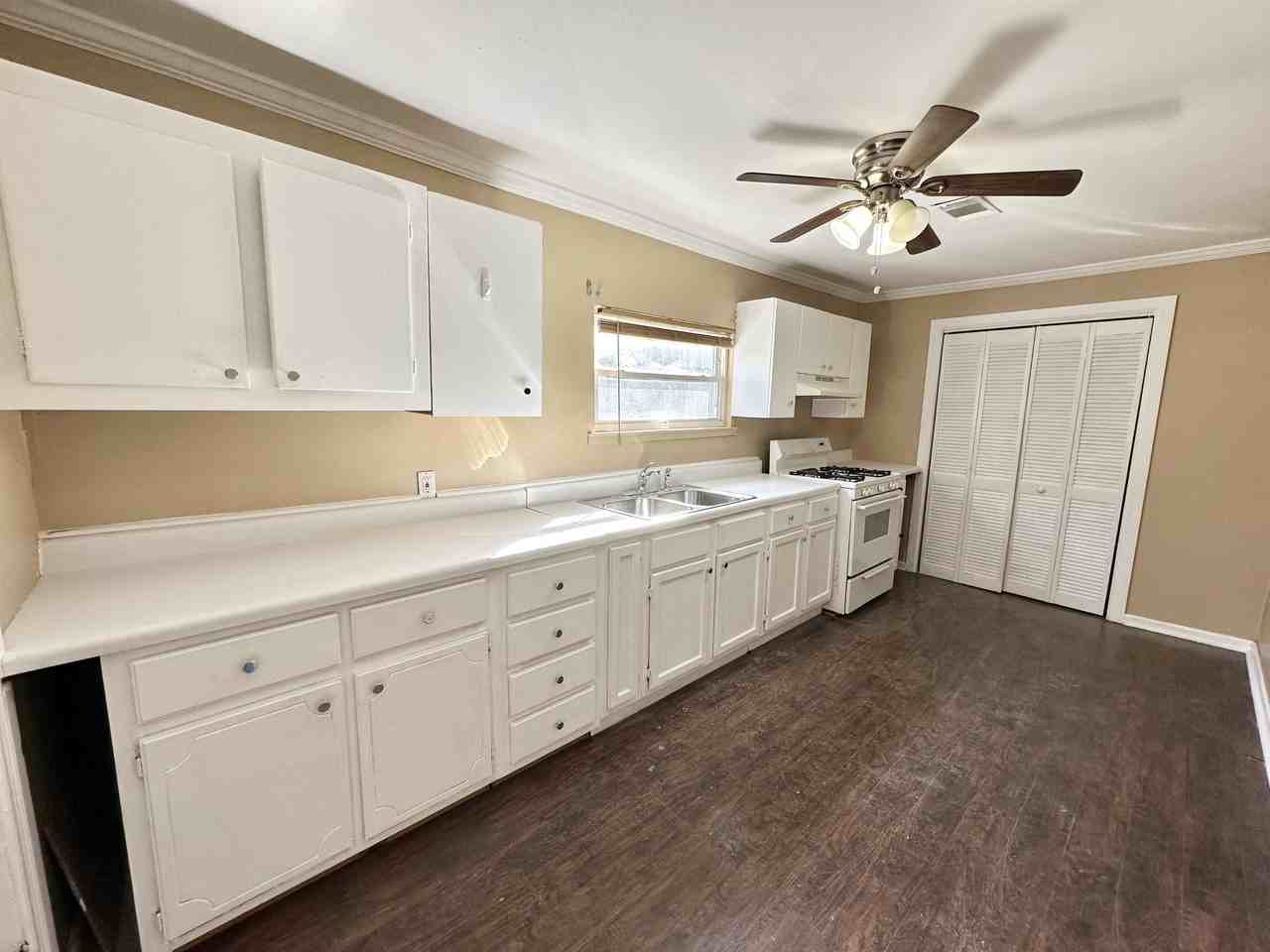 5624 Cairo Ave #1 - Photo 4 of 10