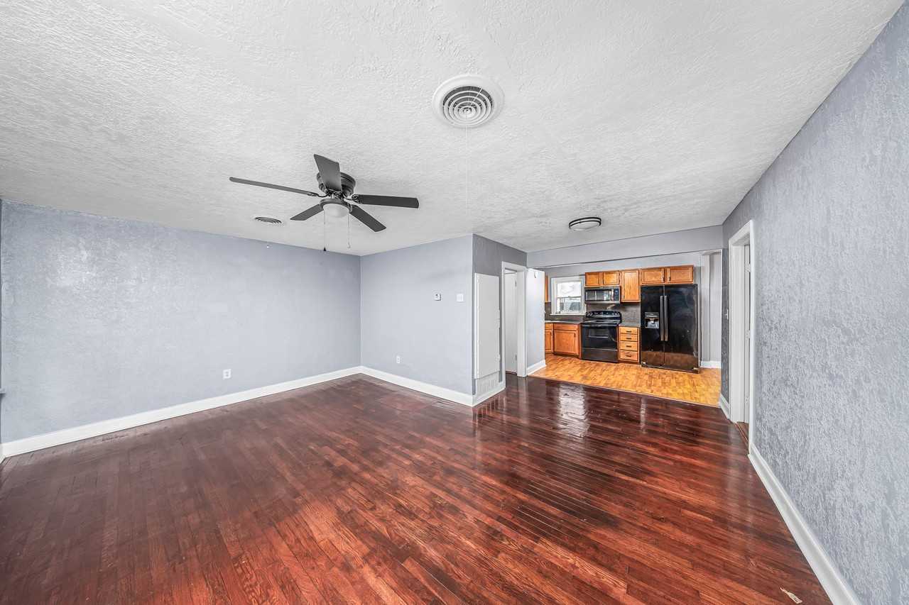 1904 Nw Lake Ave #1 - Photo 3 of 20