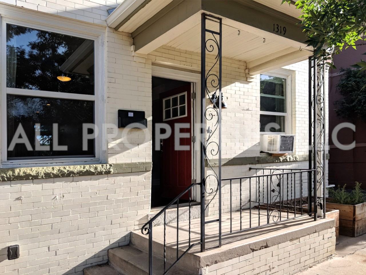 1319 E 27th Ave #1 - Photo 4 of 21