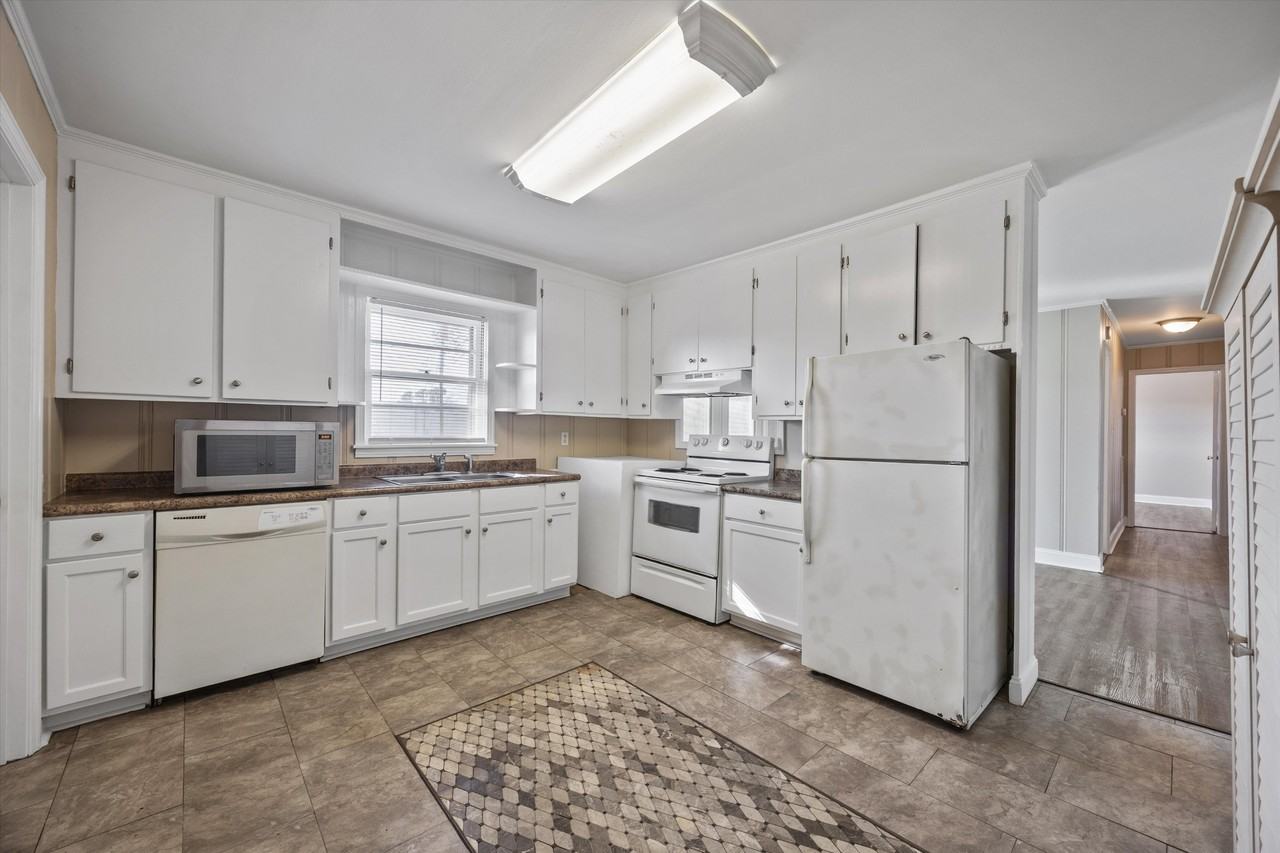 1202 Fern Street #1 - Photo 4 of 11