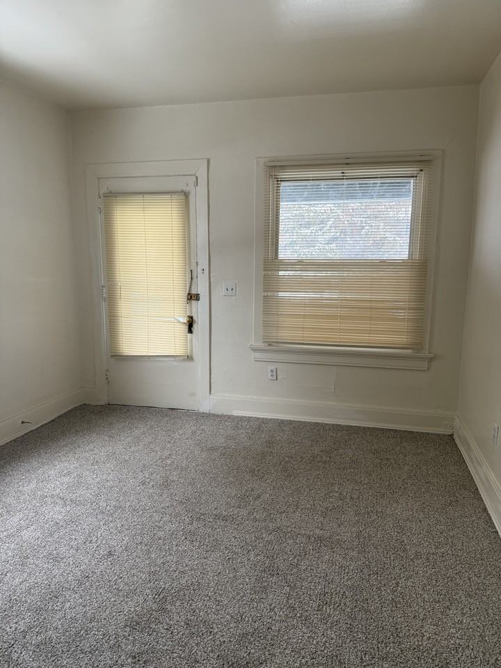 543 Grafton Ave #543 - Photo 4 of 28