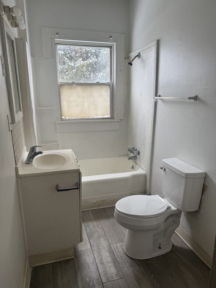 543 Grafton Ave #543 - Photo 7 of 28