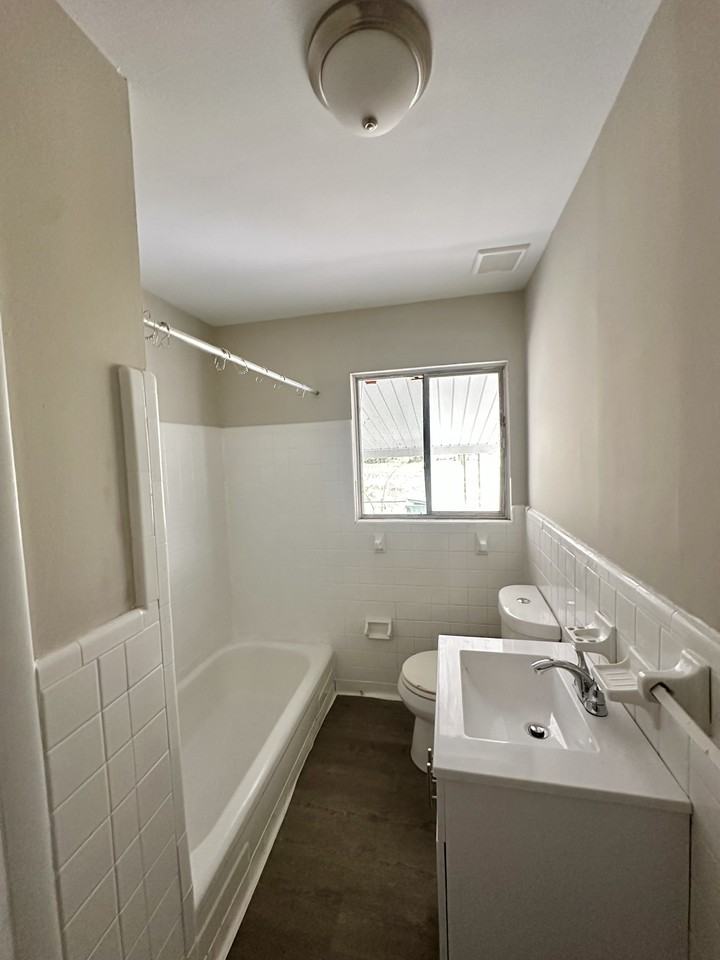 3736 Oak Ave Sw #1 - Photo 3 of 7