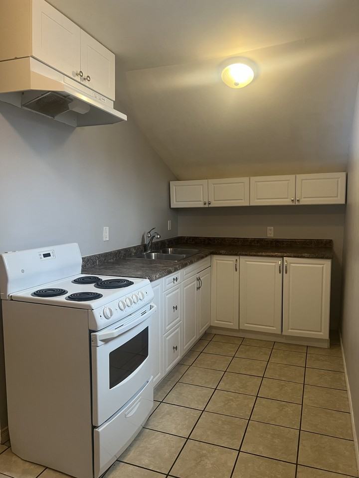 15 Peel Street #2 - Photo 5 of 8