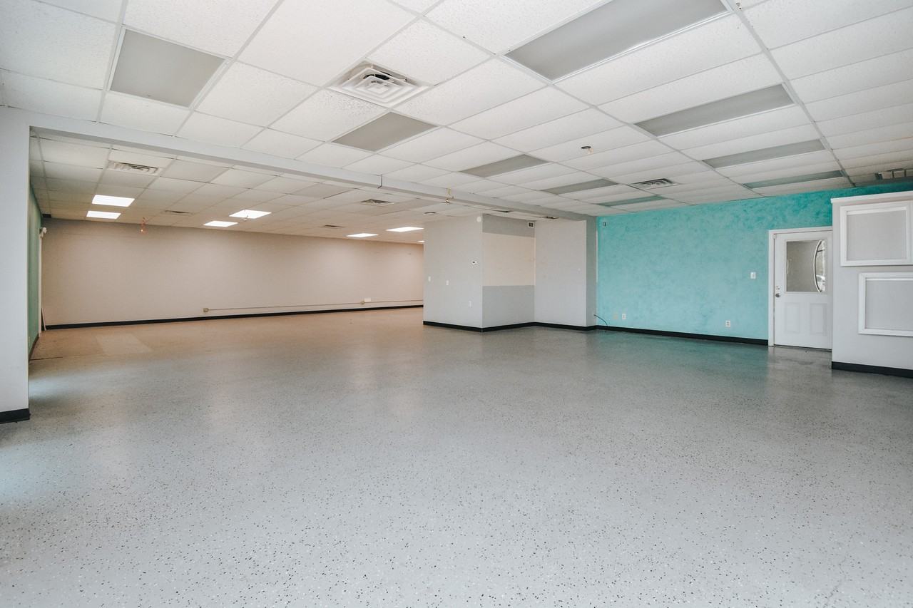 305 Sam Houston Drive #305B - Photo 3 of 11