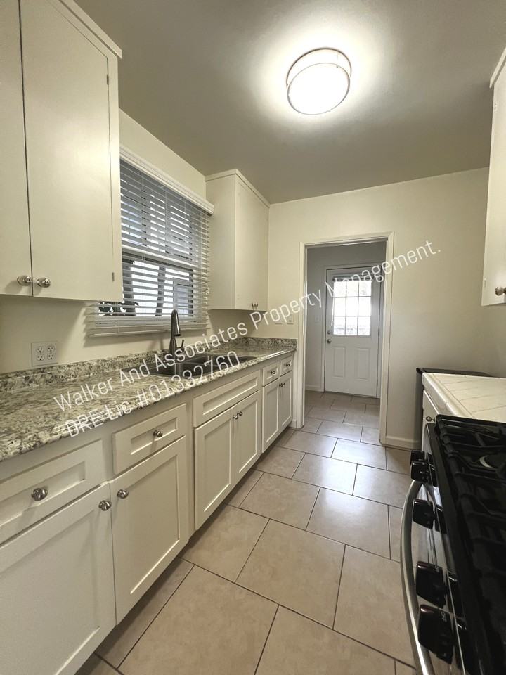 102 Palm Court Drive #2 - Photo 5 of 12