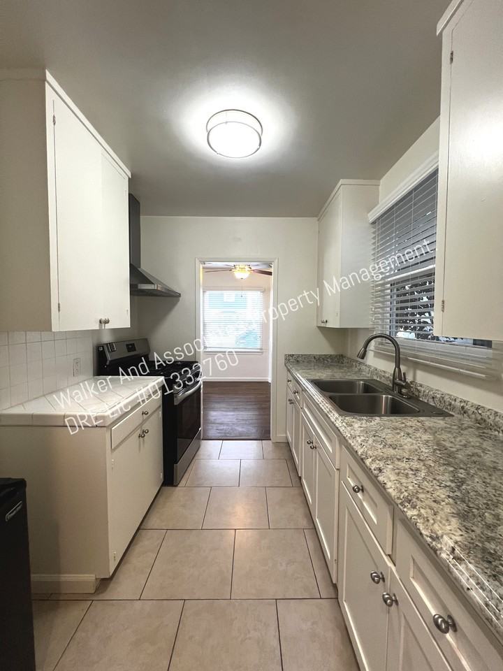 102 Palm Court Drive #2 - Photo 6 of 12