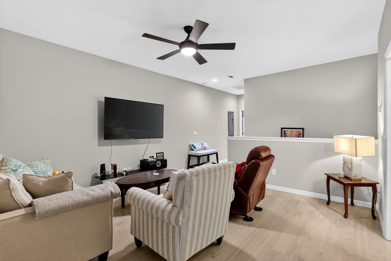 17523 Promenade Dr #1 - Photo 5 of 37