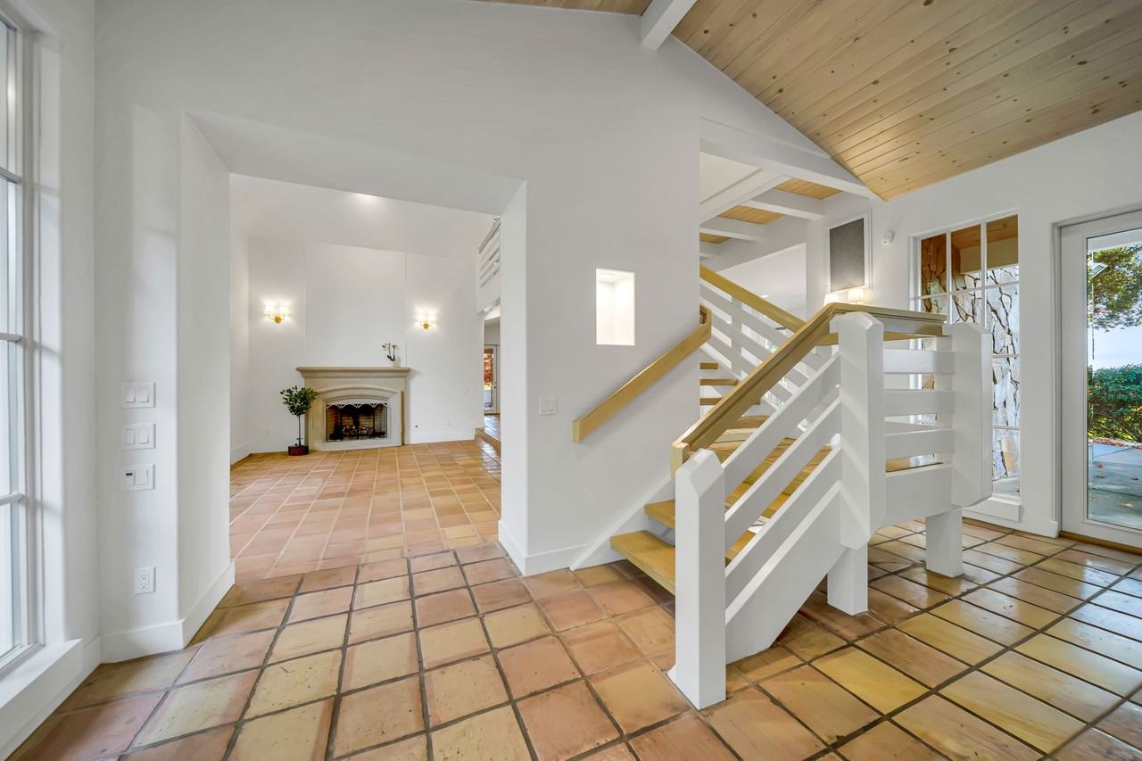 1041 Las Amigas Rd #1 - Photo 3 of 35