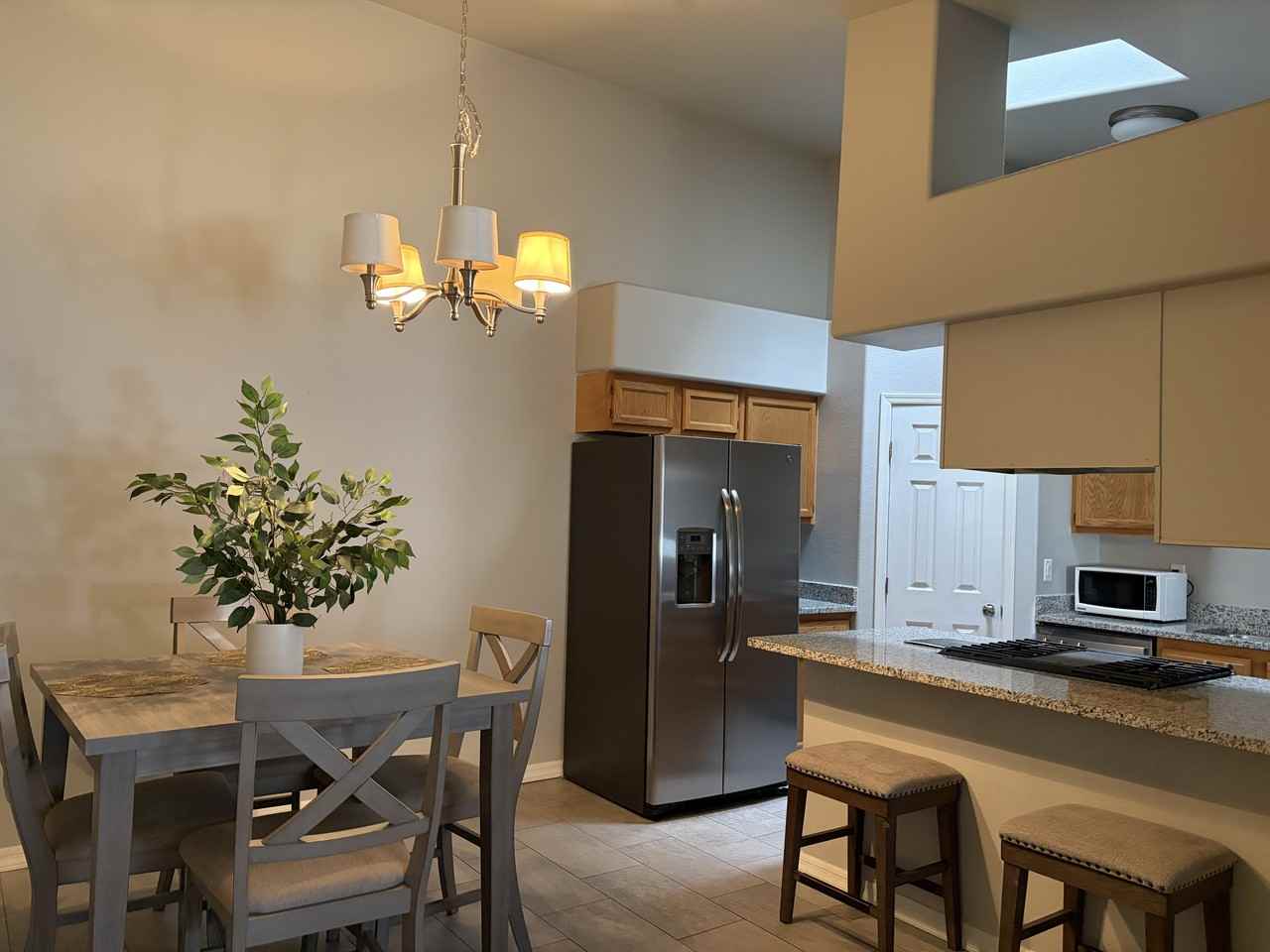 2028 2028 Gates Avenue - 1Unit A #1 - Photo 5 of 12