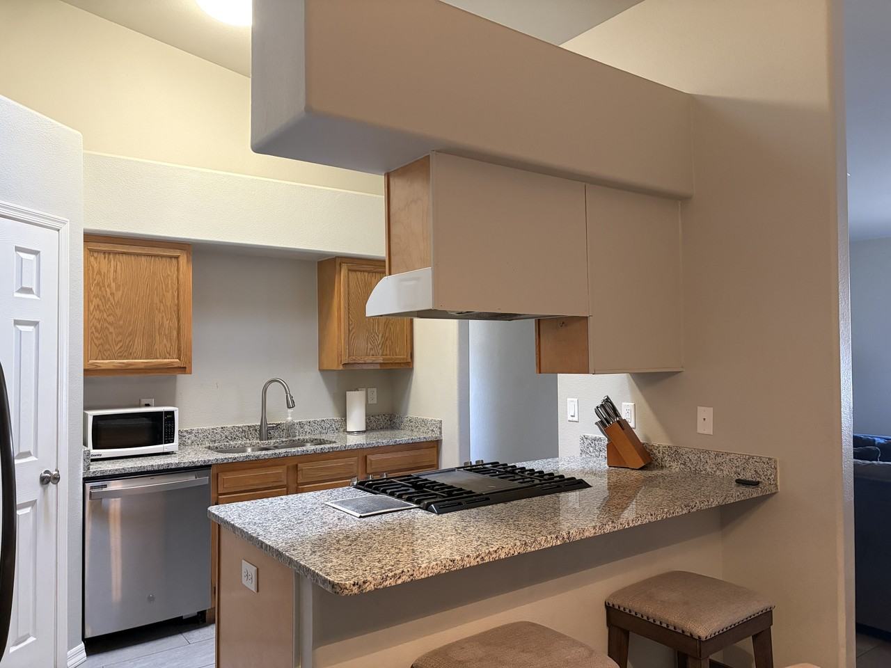 2028 2028 Gates Avenue - 1Unit A #1 - Photo 7 of 12