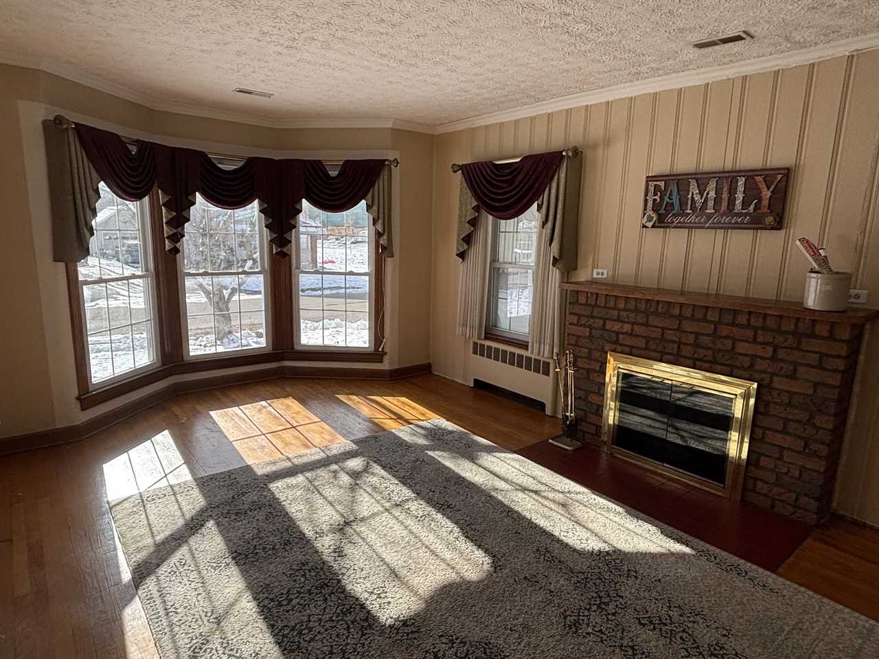 18 Bender St NE #1 - Photo 2 of 8