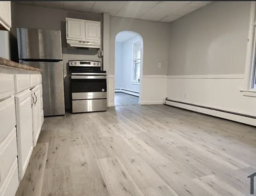 29 Peck St #1 - Photo 2 of 10