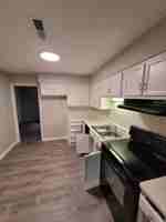 featured image of 305 305 Lynnwood Drive8 #8