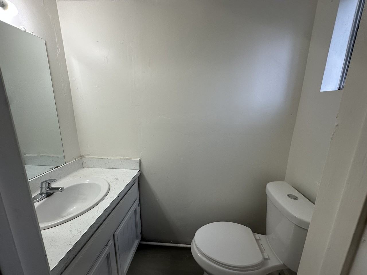 116 Hughes Ave #B - Photo 5 of 12