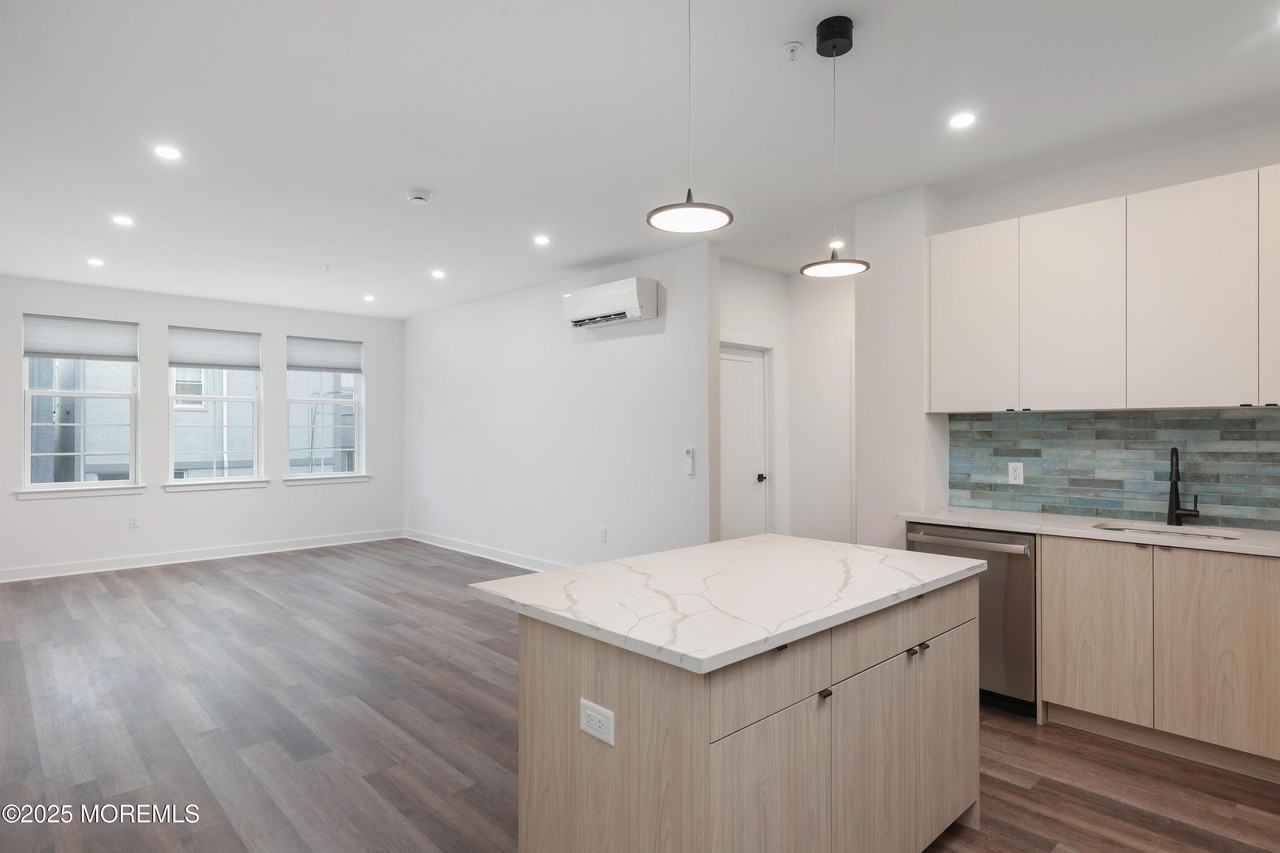 6 West End Court #207 - Photo 3 of 8