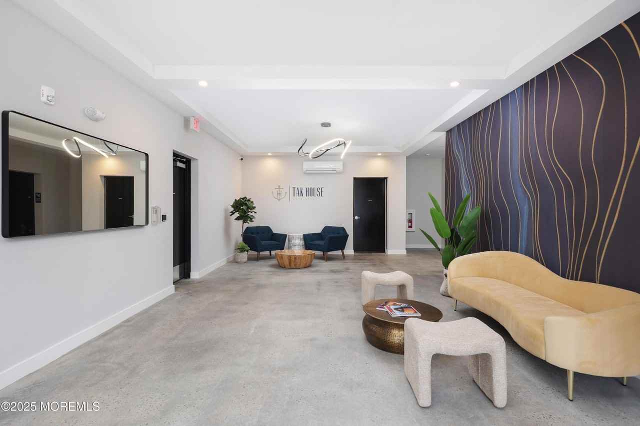 6 West End Court #207 - Photo 5 of 8