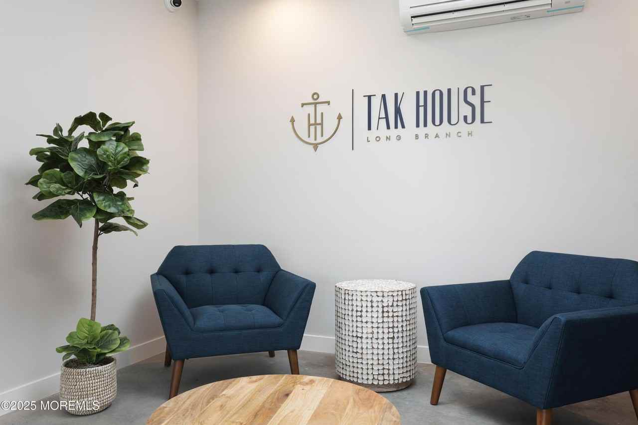 6 West End Court #207 - Photo 7 of 8